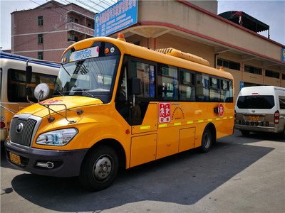 东城商务中巴车包车运营商_合顺汽车租赁_旅游_工厂_结婚_迎亲