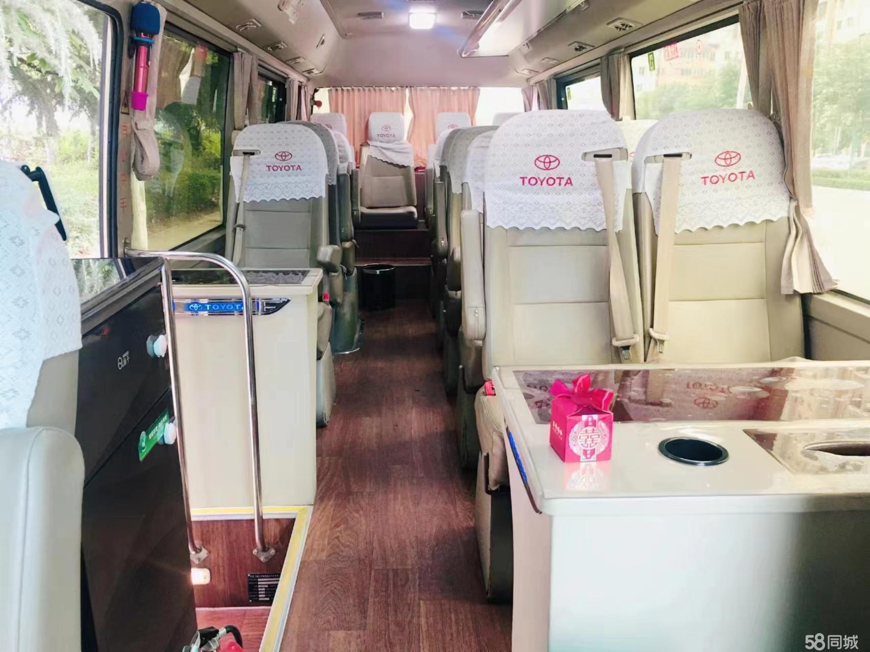 探索自由之旅 大巴包车出行全指南